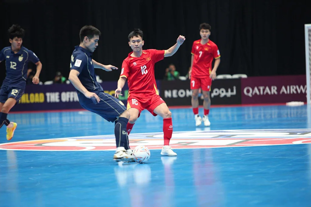 HLV futsal Việt Nam khẳng định chơi tốt hơn Thái Lan, sẵn sàng cho tứ kết
