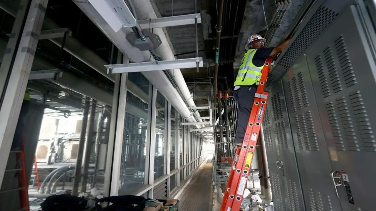 Cơn sốt AI kéo Gen Z vào nghề thợ điện