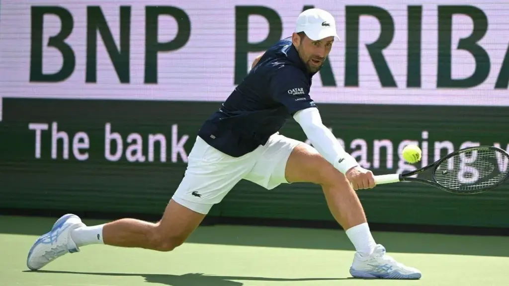 Djokovic thắng cả đơn lẫn đôi ở Indian Wells