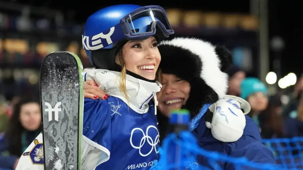 Người mẹ kề vai sát cánh 'Công chúa tuyết' Eileen Gu