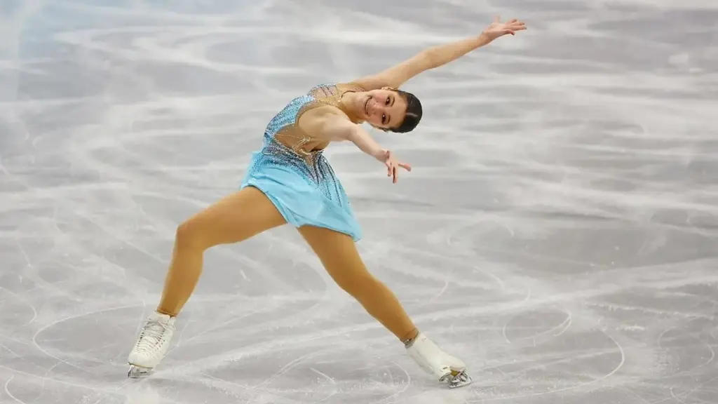 Tuổi thơ ám ảnh của 'Thiên thần băng' Alysa Liu