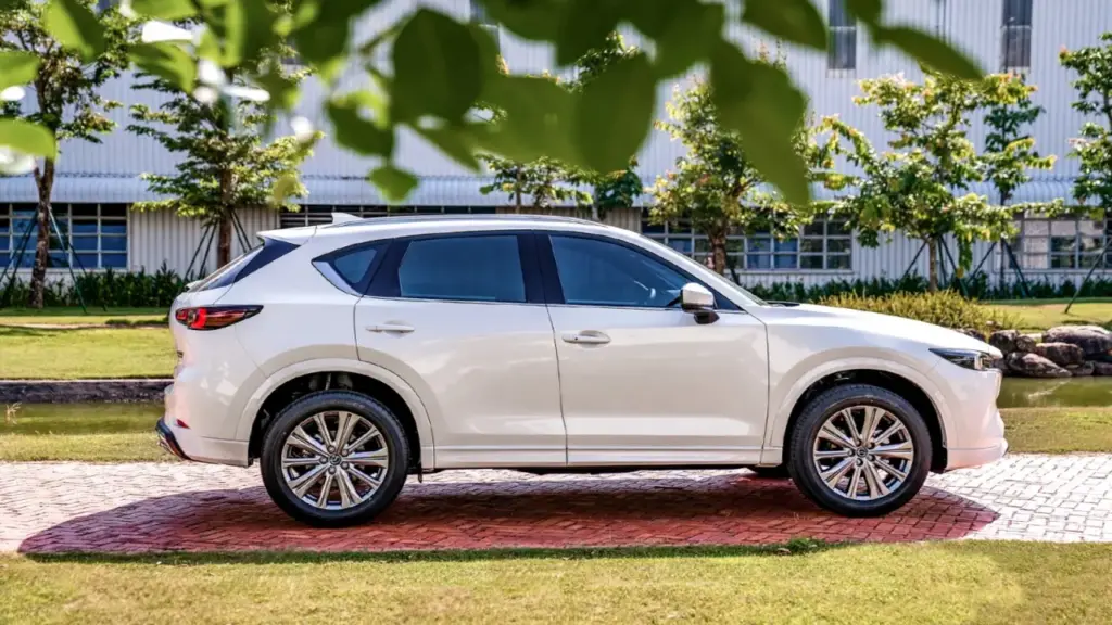 Xe gầm cao bán nhiều nhất tháng 2 - CX-5 đơn độc