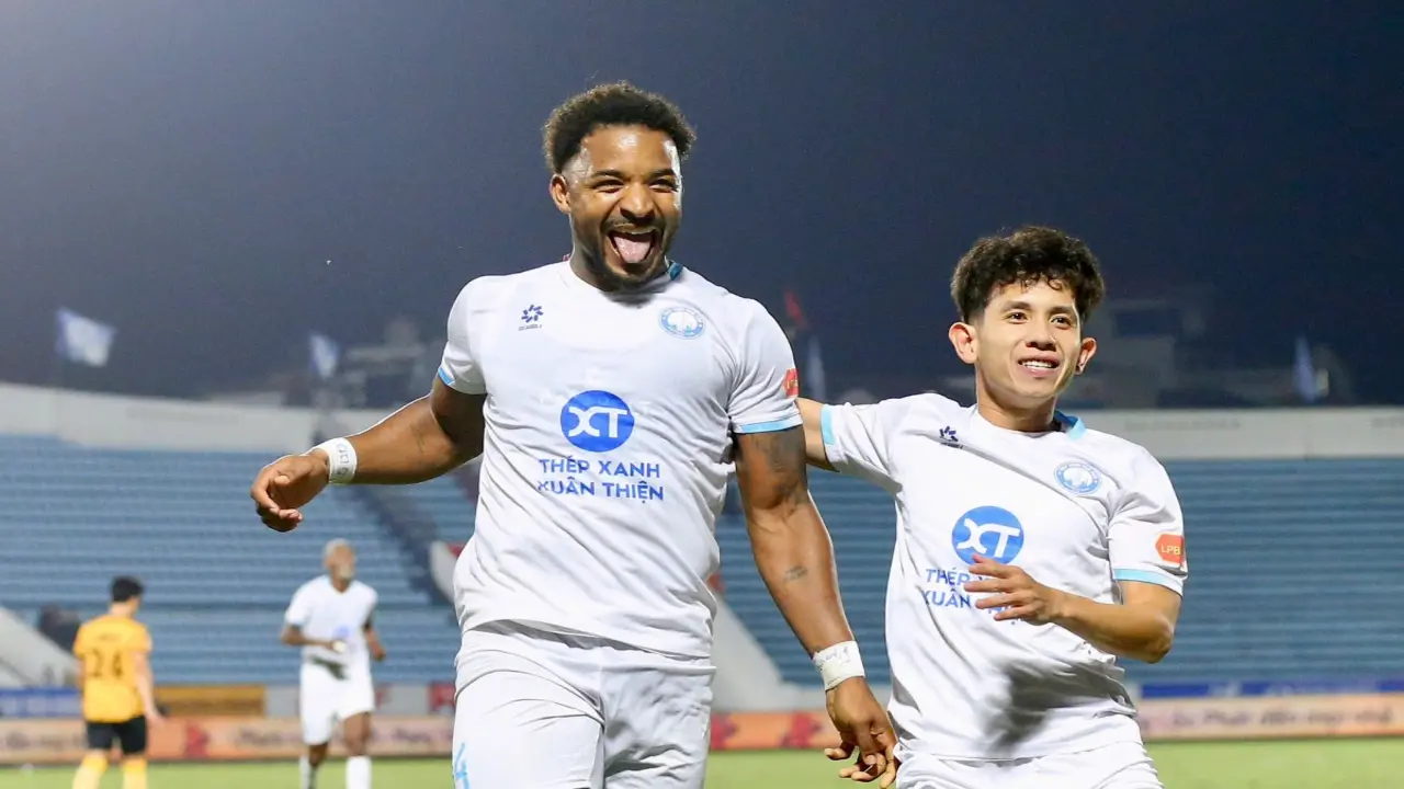 Xuân Son kiến tạo giúp Nam Định tiếp đà hồi sinh